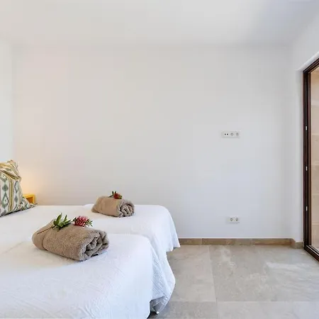 Villa Stunning Modern Country House *
